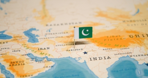 Pay your contractors and remote employees in Pakistan