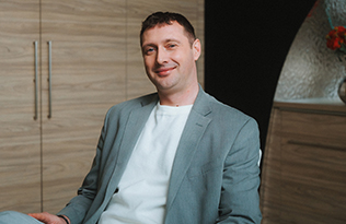 andrii svyrydov img hub