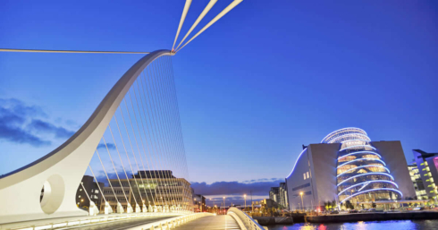 Steps to hire and pay Ireland contractors legally